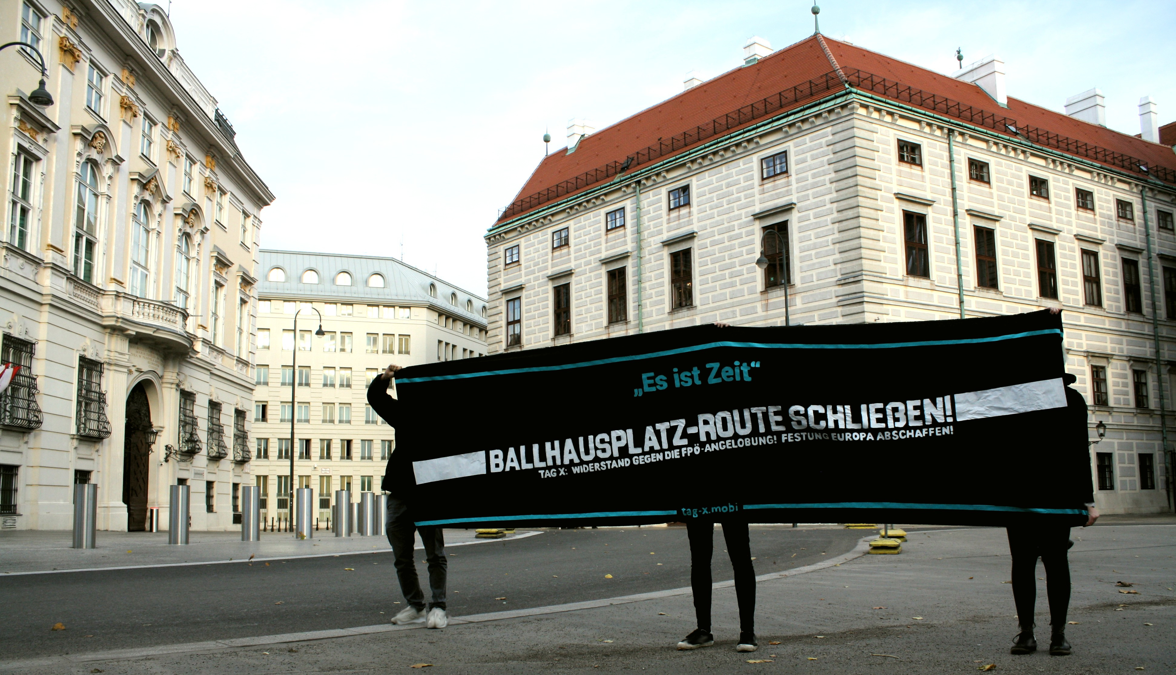 Ballhausplatz Route schließen